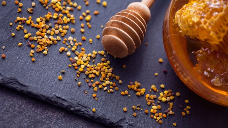 Keo ong chữa rộp môi