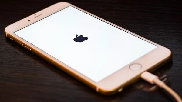 Cách khắc phục iPhone sạc không lên pin