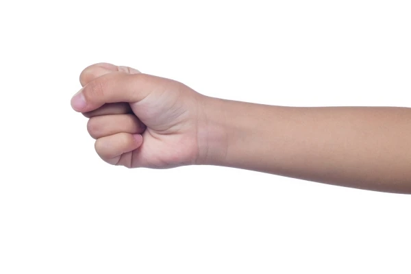 Cách chữa tê đầu ngón tay tại nhà hiệu quả