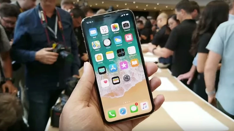 Trải nghiệm màn hình iPhone X 256GB với Super Retina