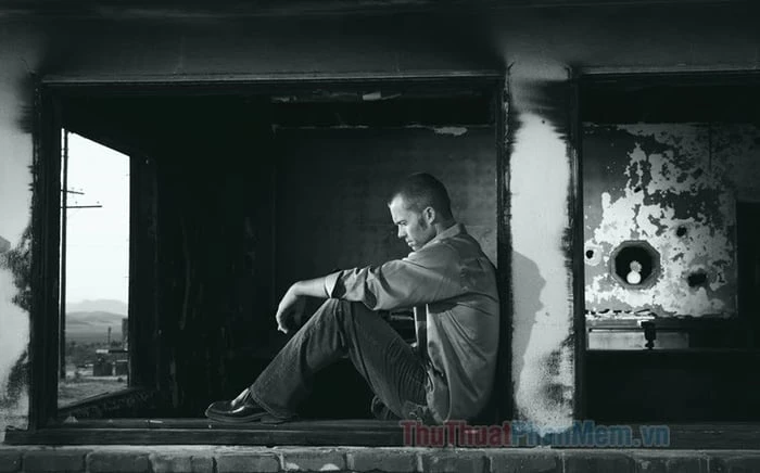 Cảm Nhận Vẻ Đẹp Buồn Của Đàn Ông Qua Ánh Mắt