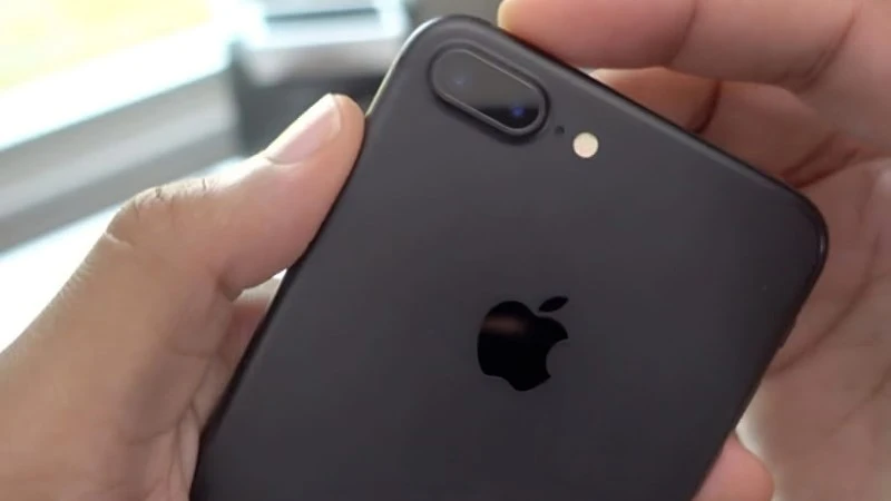 Cách khắc phục lỗi camera iPhone bị đen đơn giản không thể bỏ qua - Thegioididong.com