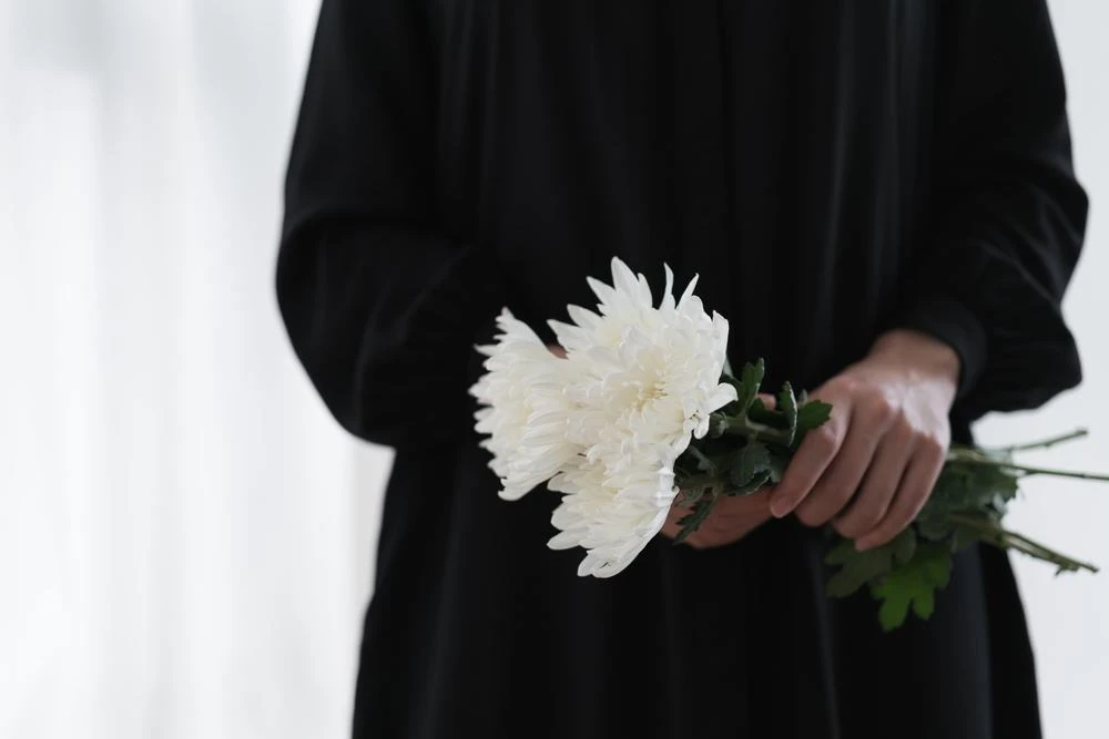 Đi đám tang về nên làm gì và có gì cần kiêng kị sau khi đi viếng?