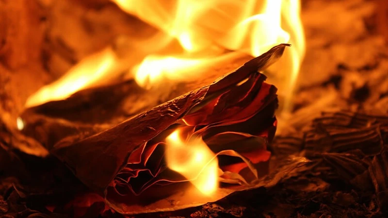 TOP câu thần chú đốt vía cho trẻ cực hiệu nghiệm, không quấy khóc