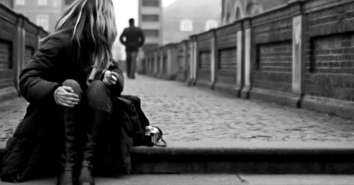 Khám Phá Ảnh Đường Phố Buồn Đen Trắng