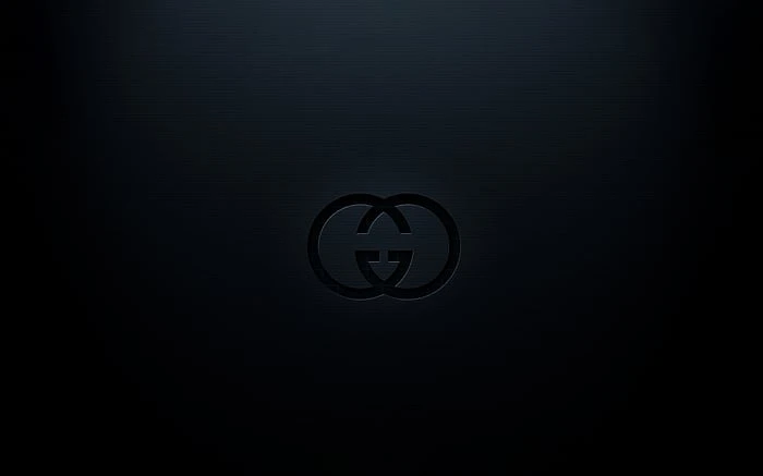 Ảnh đẹp hoàn hảo của Gucci trên nền đen