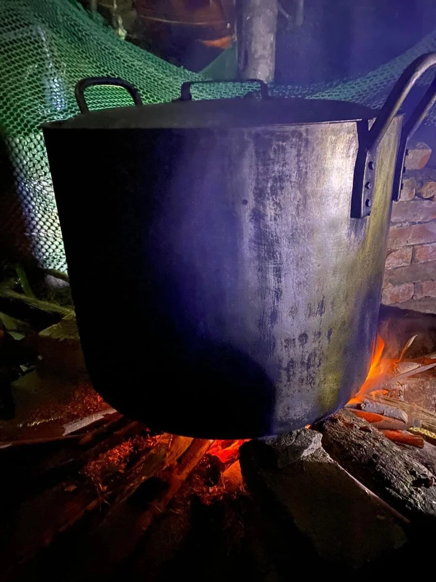 Quây quần gói bánh chưng xanh, giữ trọn dư vị ấm áp ngày Tết cổ truyền