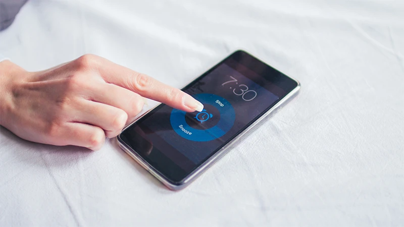 Cách cài đặt báo thức trên điện thoại Samsung: tắt, xóa, lặp lại,... - Thegioididong.com