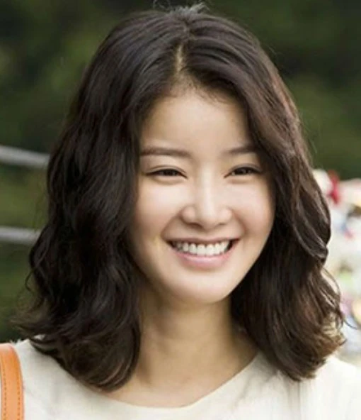 25 Kiểu Tóc Ngắn Cho Mặt Tròn Tuổi 30 Giúp Các Chị Em Trẻ Hơn Tuổi Thật