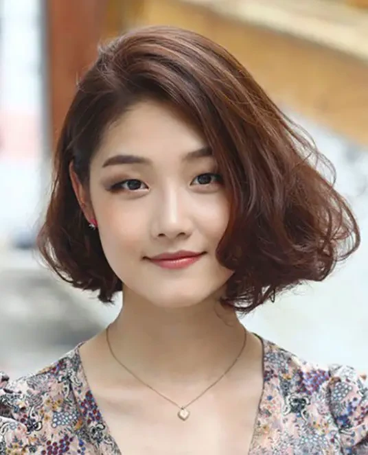 25 Kiểu Tóc Ngắn Cho Mặt Tròn Tuổi 30 Giúp Các Chị Em Trẻ Hơn Tuổi Thật