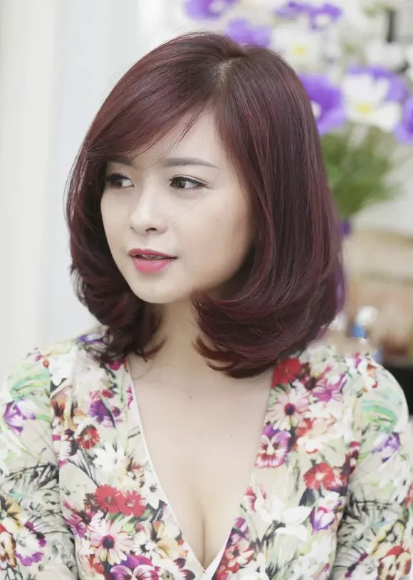 25 Kiểu Tóc Ngắn Cho Mặt Tròn Tuổi 30 Giúp Các Chị Em Trẻ Hơn Tuổi Thật