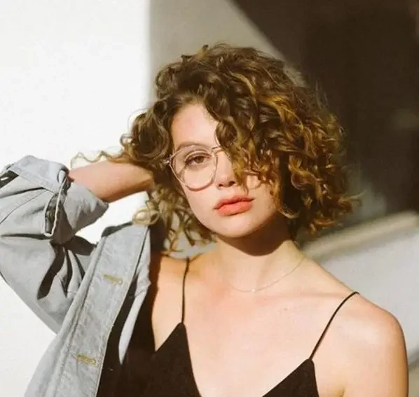 25 Kiểu Tóc Ngắn Cho Mặt Tròn Tuổi 30 Giúp Các Chị Em Trẻ Hơn Tuổi Thật