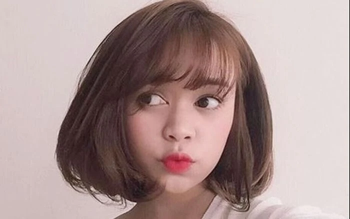 Uốn cụp chữ C cho tóc ngắn đẹp tự nhiên