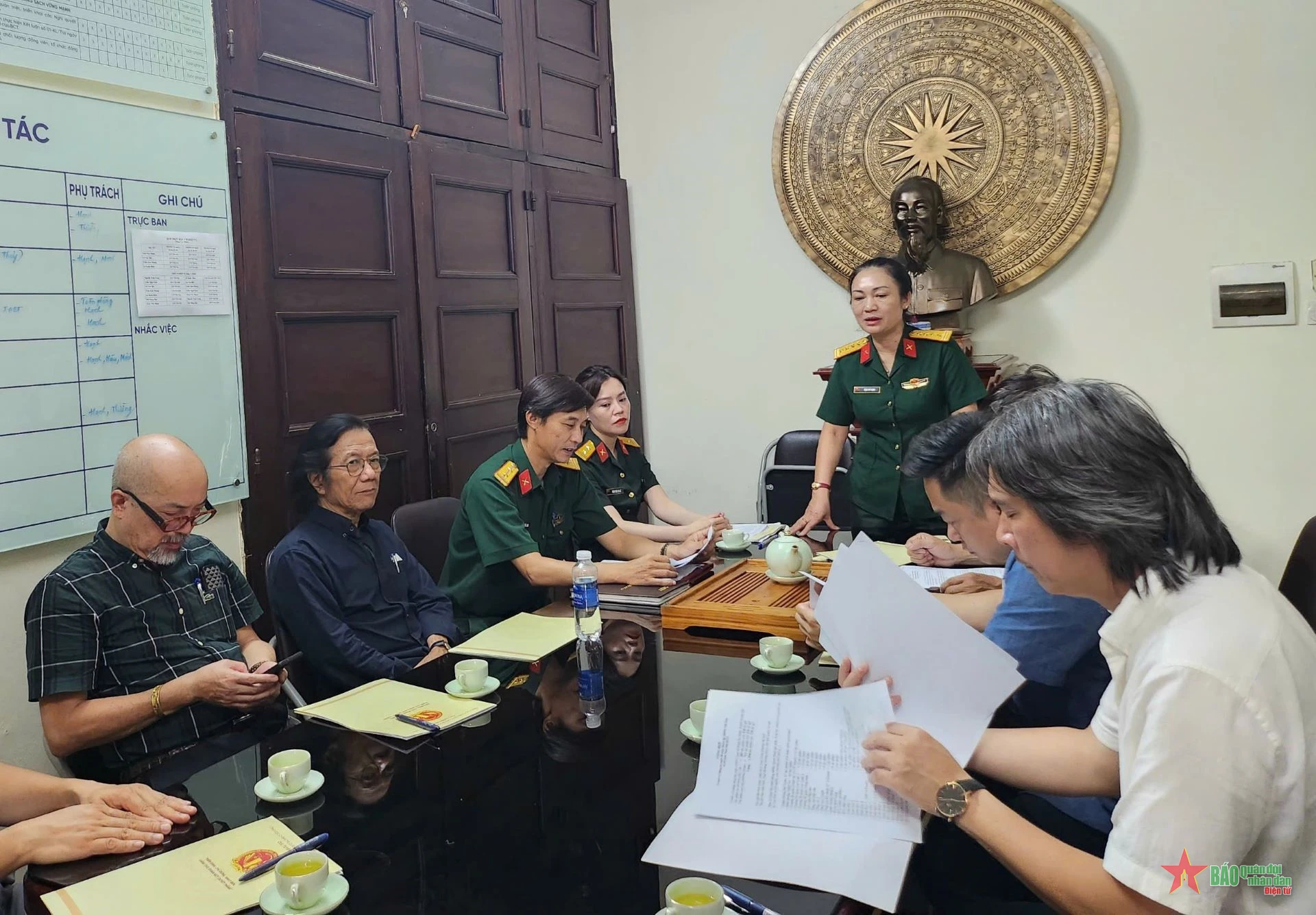 Tranh vẽ quân đội nhân dân Việt Nam kỷ niệm 80 năm