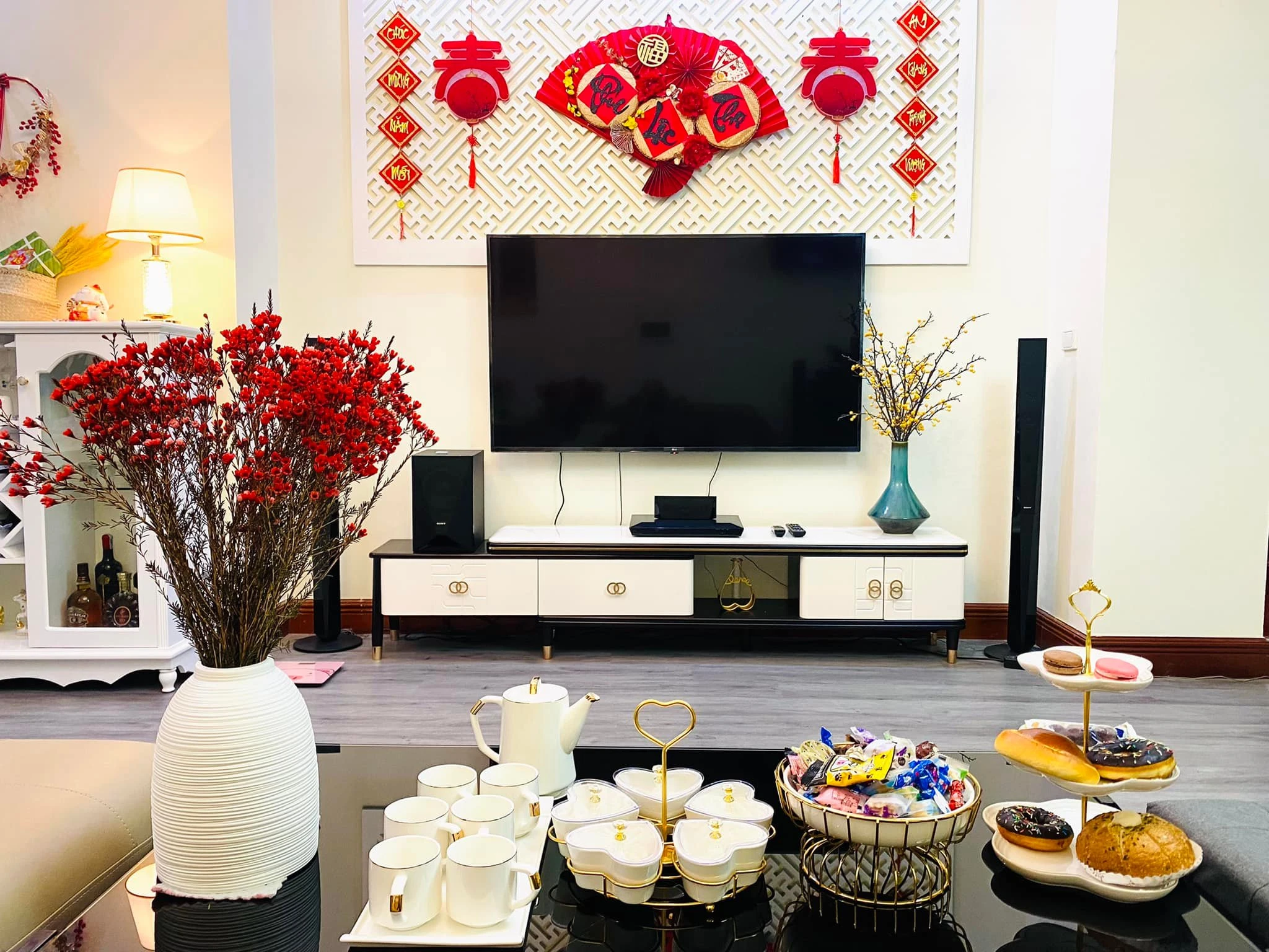 30 Cách trang trí nhà ngày Tết đơn giản, đẹp, ấn tượng nhất