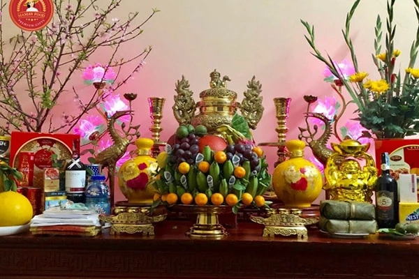 Trang trí Tết bằng quạt giấy cho không gian thêm rực rỡ