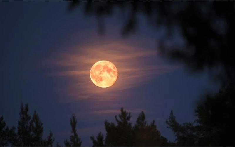 Thơ về trăng ngắn gọn và đầy cảm xúc