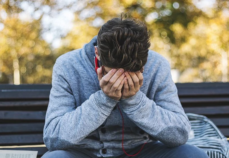 Thơ về nỗi buồn giấu kín trong cuộc sống