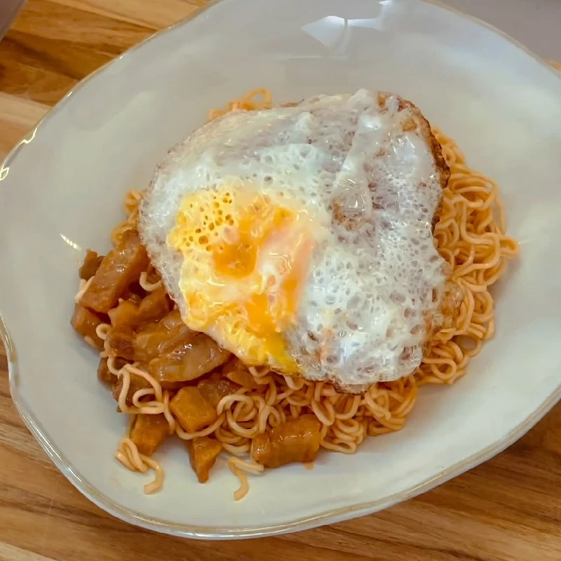 Cách làm mì trộn đơn giản và ngon miệng