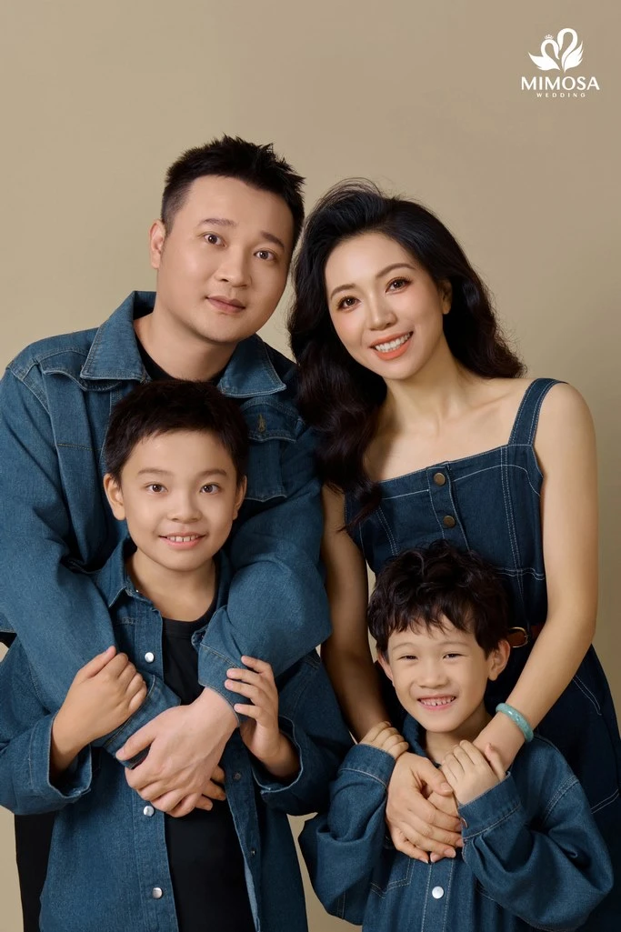 Ý Tưởng Chụp Hình Gia Đình 4 Người Đầy Ý Nghĩa