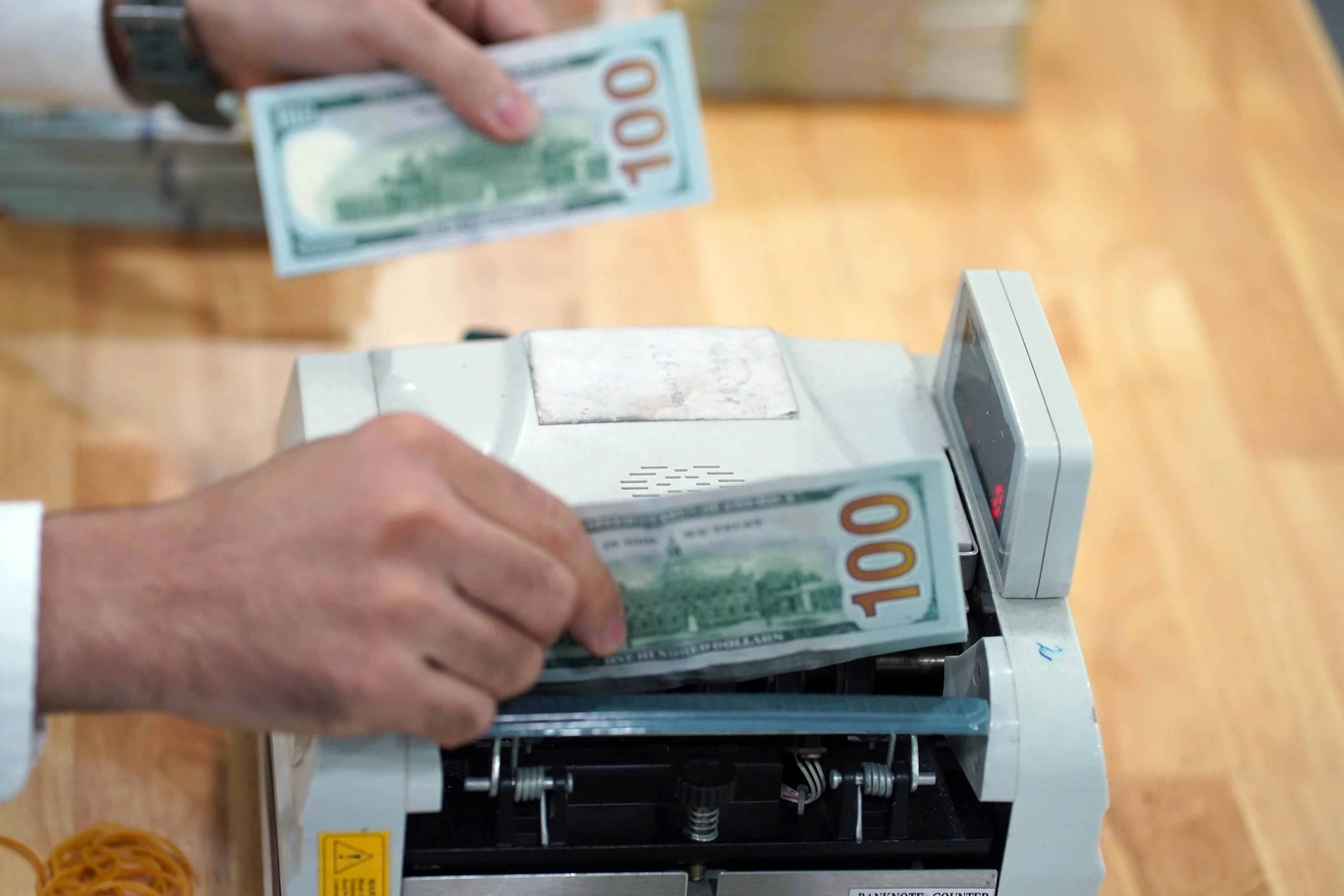 Giá USD tự do hôm nay và tác động từ thị trường toàn cầu