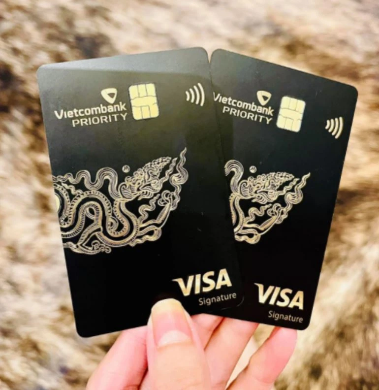 Thẻ đen Vietcombank cần bao nhiêu tiền để sở hữu
