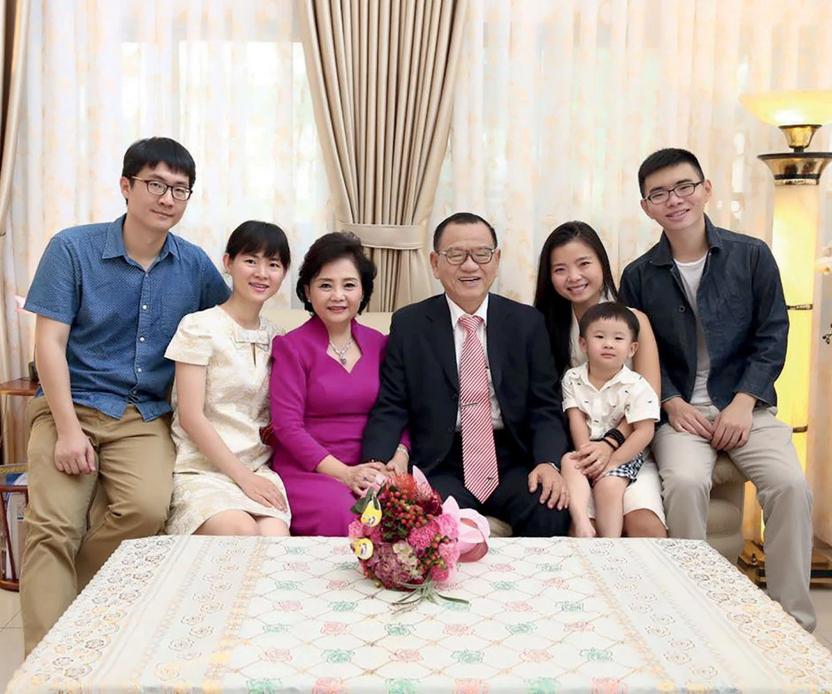 Gia đình Phạm Nhật Vượng và hành trình thành công