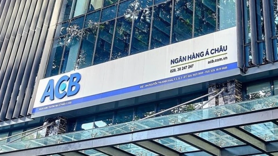 Ngân hàng ACB gần đây nâng cao dịch vụ và mạng lưới