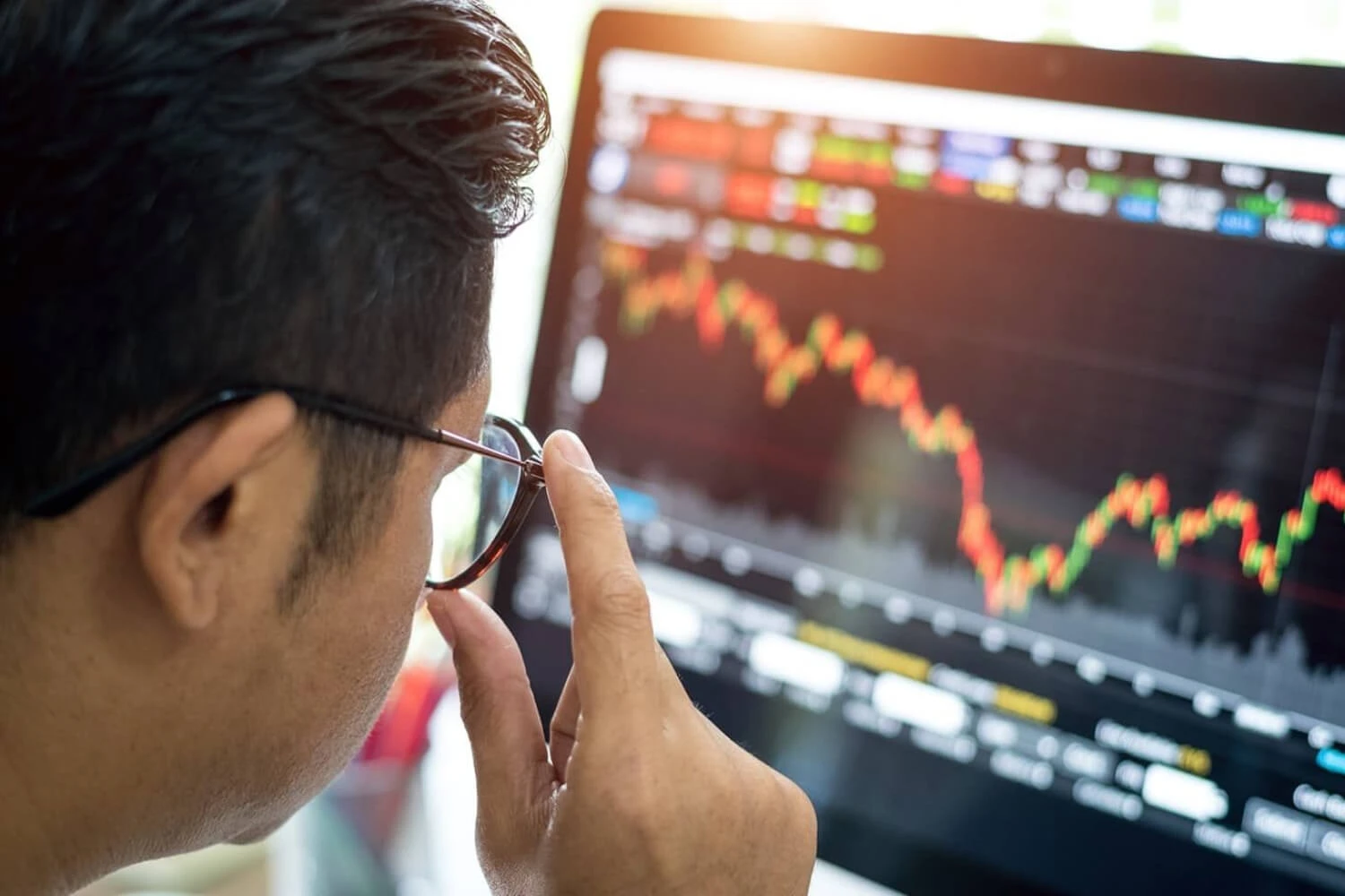 Tự doanh là gì và vai trò trong giao dịch chứng khoán